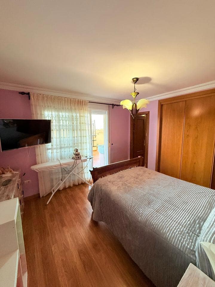 3 bedroom Flat for sale in Coin - € 250,000 (Ref: 9471584)