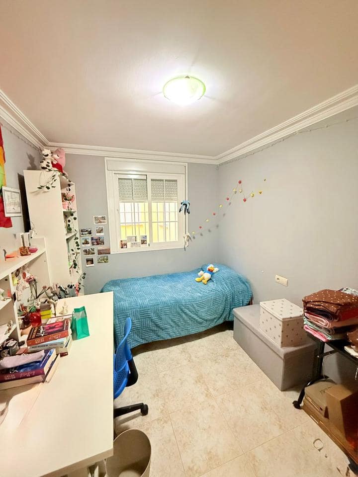 3 bedroom Flat for sale in Coin - € 250,000 (Ref: 9471584)