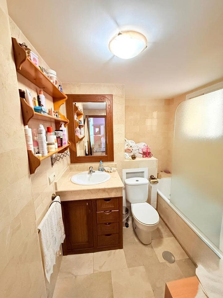 3 bedroom Flat for sale in Coin - € 250,000 (Ref: 9471584)