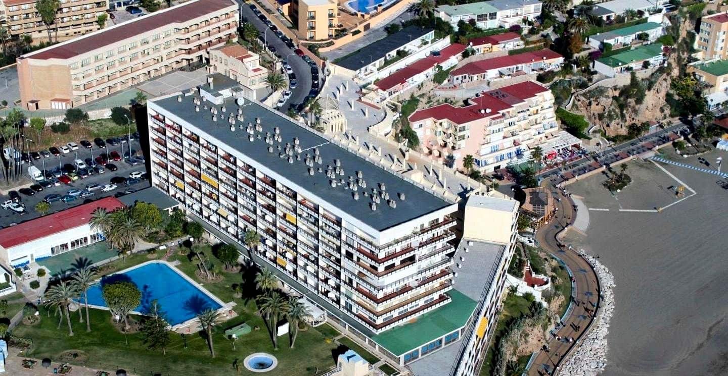Flat for sale in Torremolinos with pool garage - € 400,000 (Ref: 9480816)