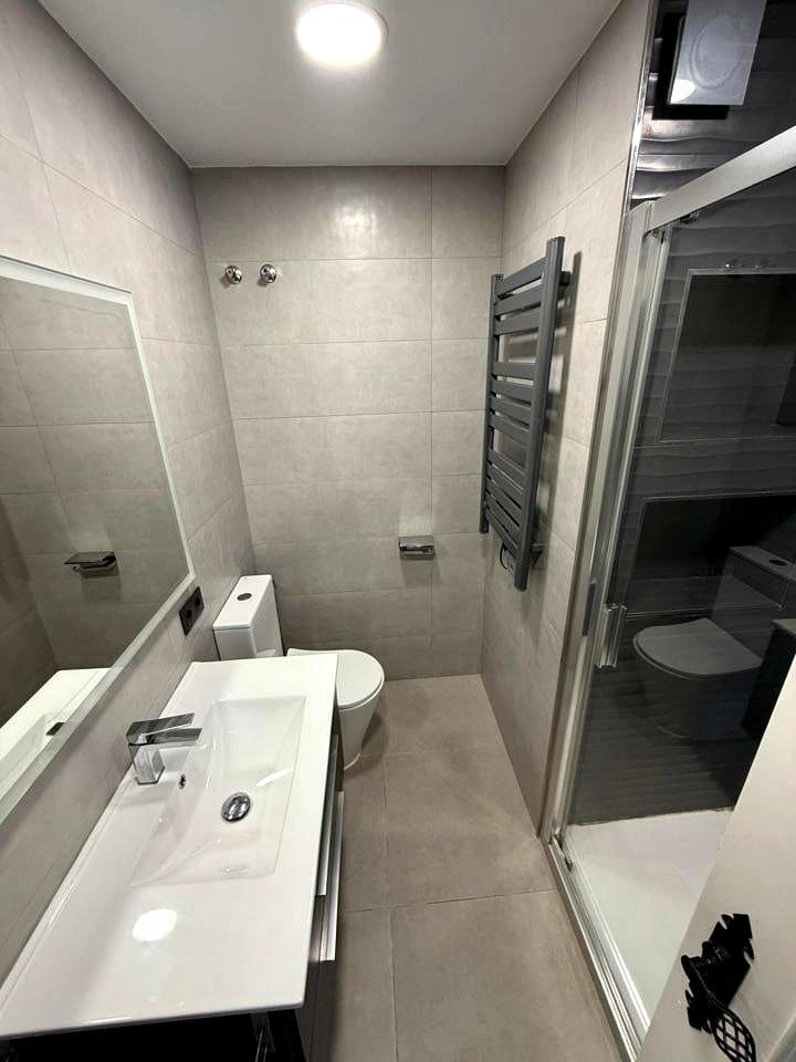 2 bedroom Flat for sale in Alhaurin de la Torre with garage - € 250,000 (Ref: 9489795)