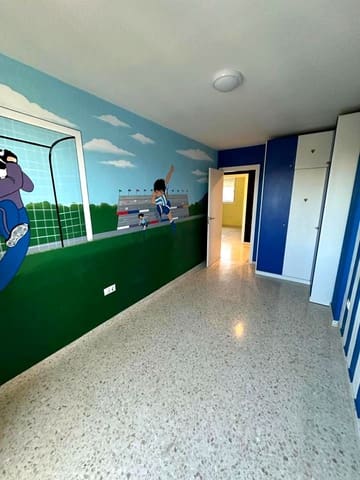 3 slaapkamer Flat te huur in Soliva Este, Málaga stad met garage - € 1.300 (Ref: 9489796)