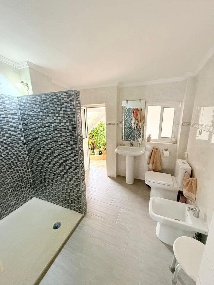 7 quarto Moradia para venda em Malaga cidade com garagem - 650 000 € (Ref: 9535266)