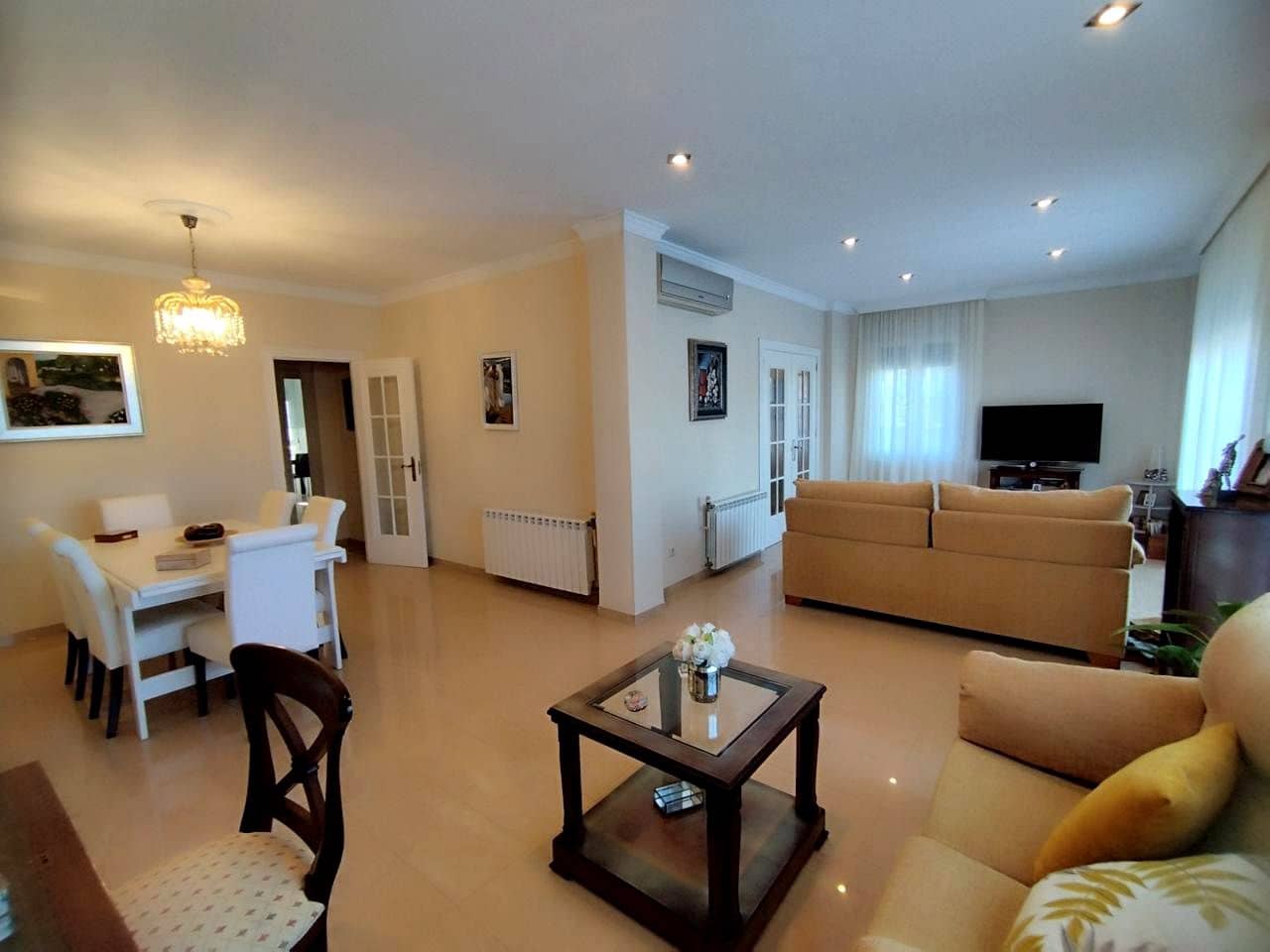 4 bedroom Villa for sale in Alhaurin de la Torre with pool garage - € 855,000 (Ref: 9542655)