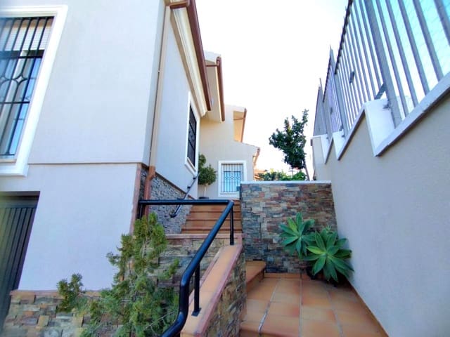 4 bedroom Villa for sale in Alhaurín de la Torre with pool garage - € 855,000 (Ref: 9542655)