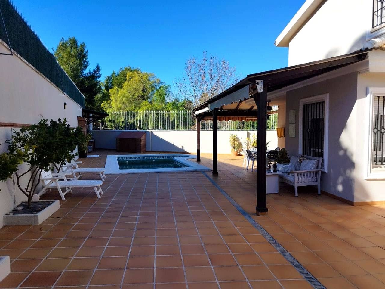 4 bedroom Villa for sale in Alhaurin de la Torre with pool garage - € 855,000 (Ref: 9542655)