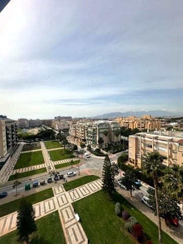 3 quarto Apartamento para arrendar em Hacienda Cabello, Málaga cidade com garagem - 1 600 € (Ref: 9709150)