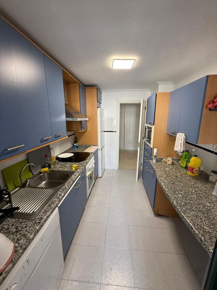 3 bedroom Flat for rent in Marbella with garage - € 1,900 (Ref: 9709444)