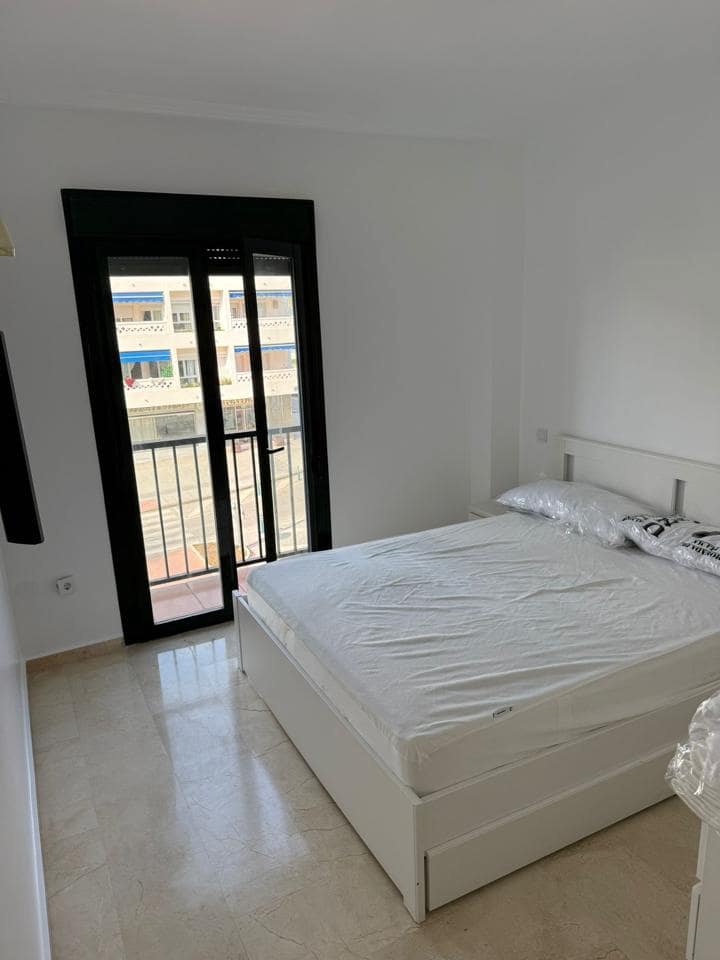 3 bedroom Flat for rent in Marbella with garage - € 1,900 (Ref: 9709444)