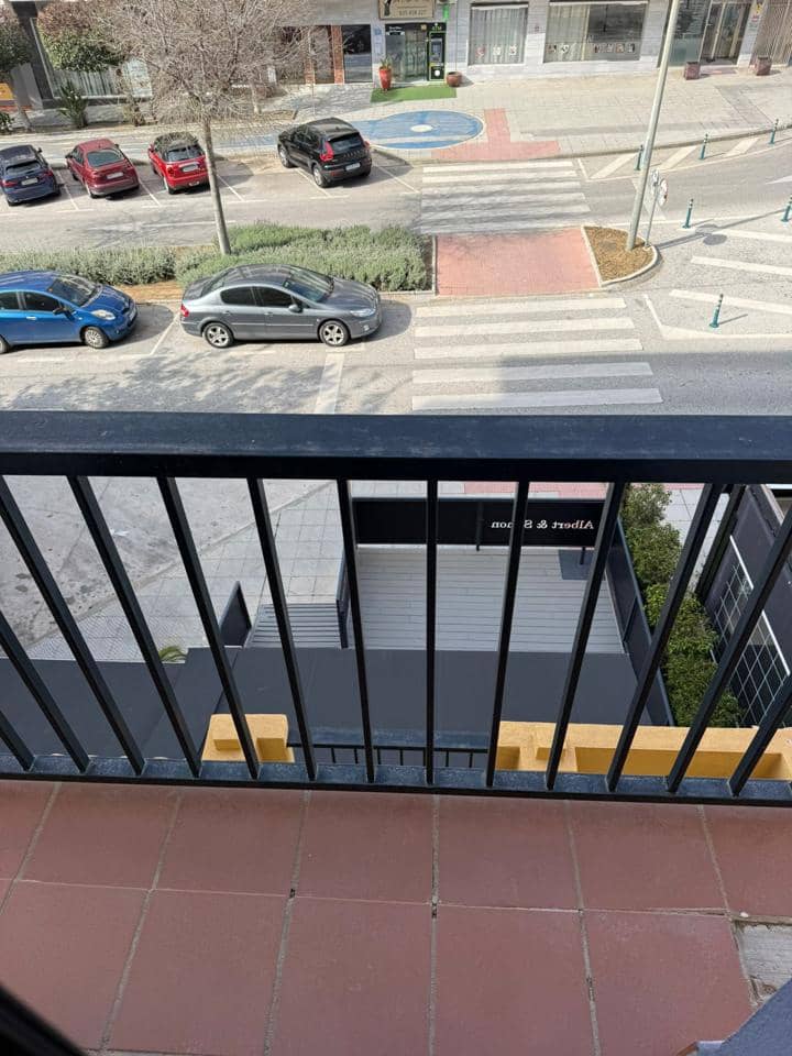 3 bedroom Flat for rent in Marbella with garage - € 1,900 (Ref: 9709444)