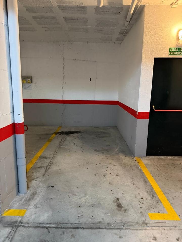 3 bedroom Flat for rent in Marbella with garage - € 1,900 (Ref: 9709444)