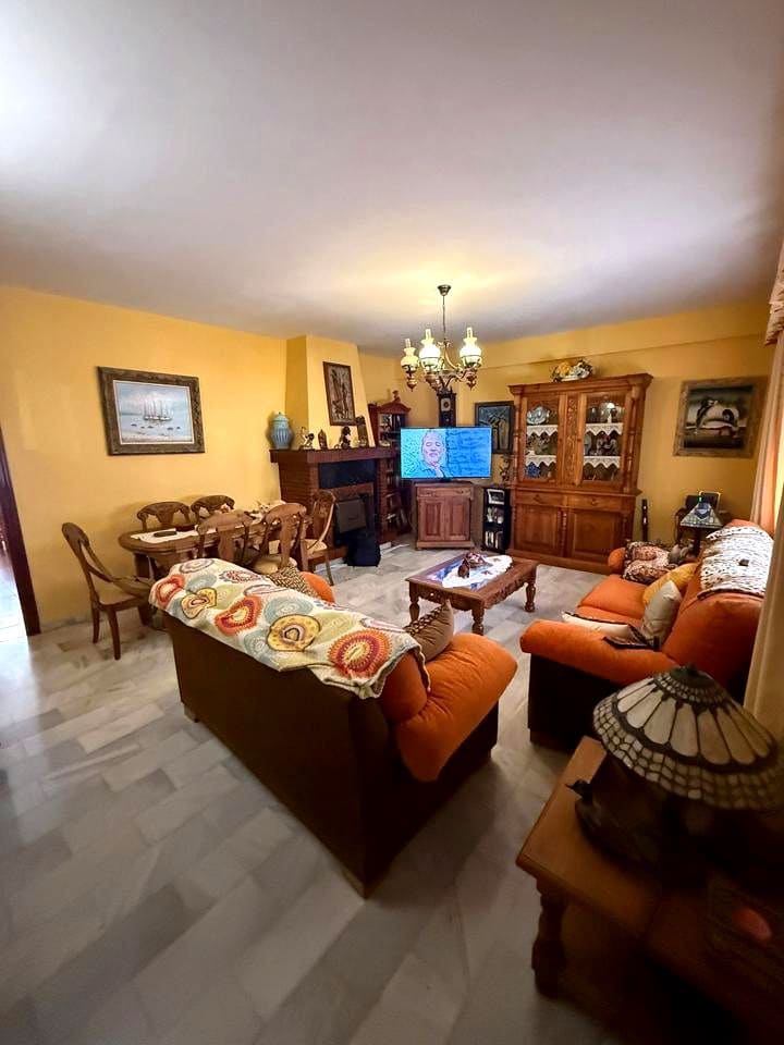 4 bedroom Villa for sale in Puerto de la Torre - € 450,000 (Ref: 9866457)