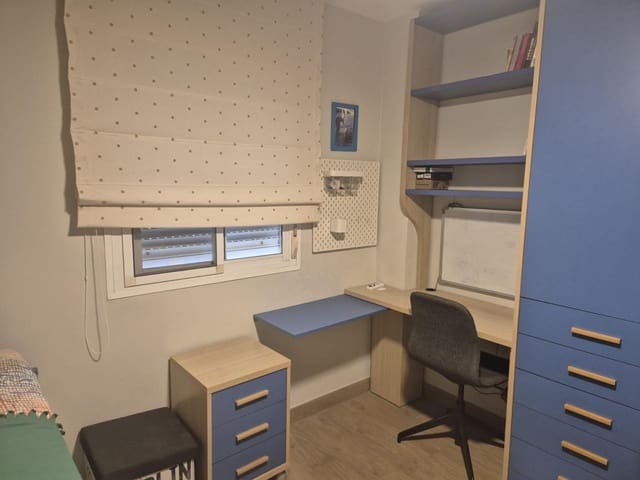 3 quarto Apartamento para arrendar em Hacienda Bizcochero, Málaga cidade - 1 550 € (Ref: 9891225)