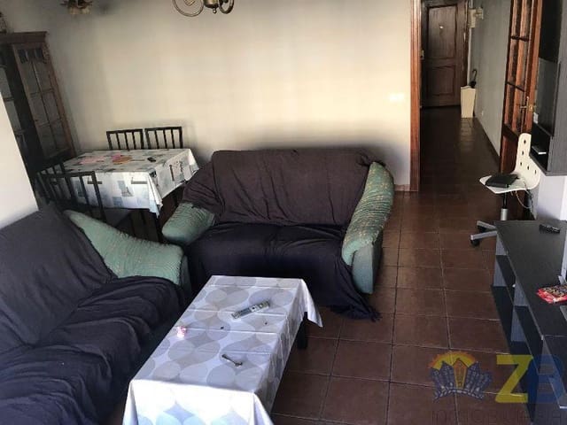 Piso de 4 habitaciones en Hacienda Roldan, Málaga ciudad en alquiler con garaje - 1.800 € (Ref: 9905173)