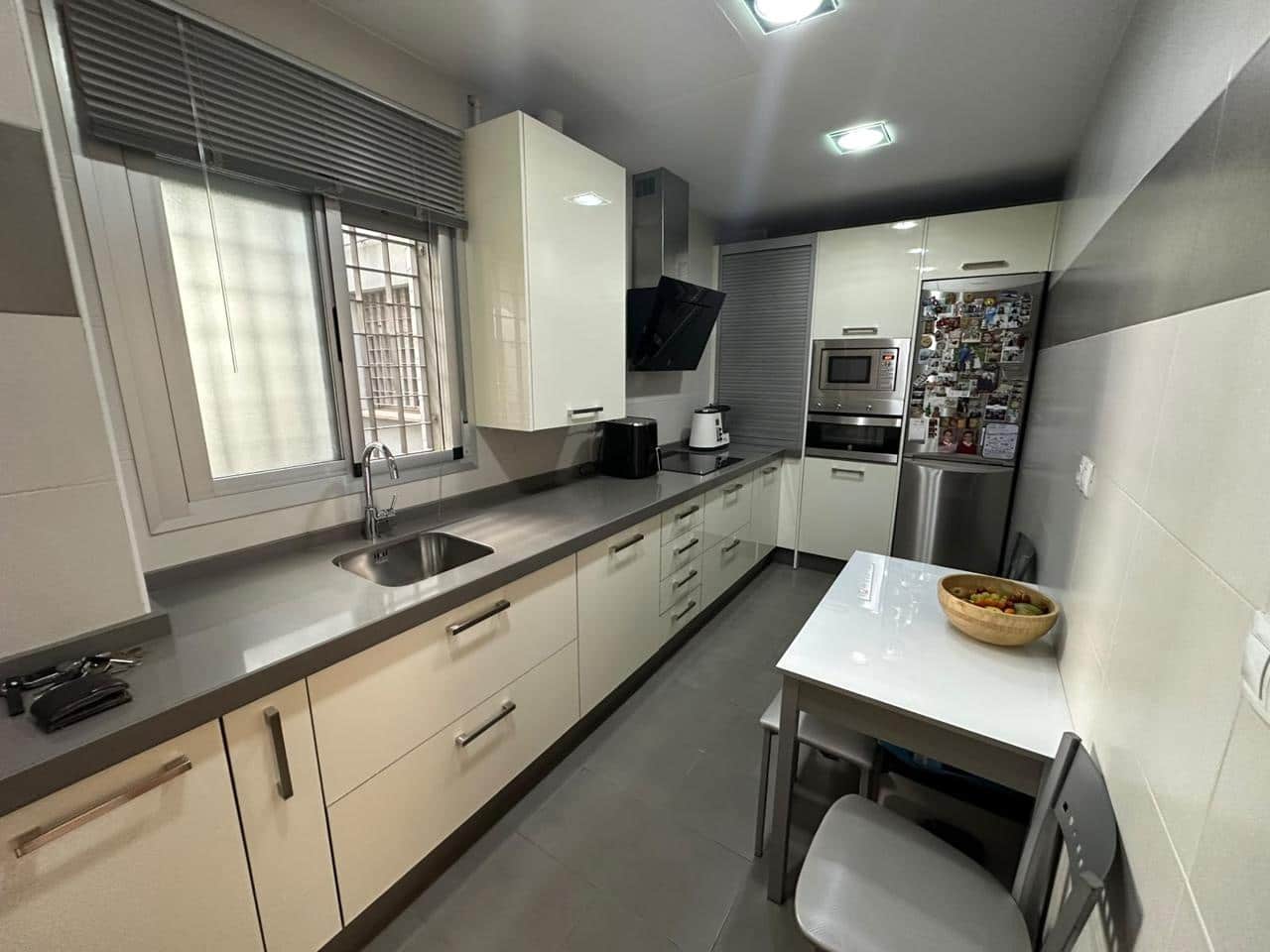 3 soverom Leilighet til leie i Malaga by med garasje - € 1 250 (Ref: 9961183)