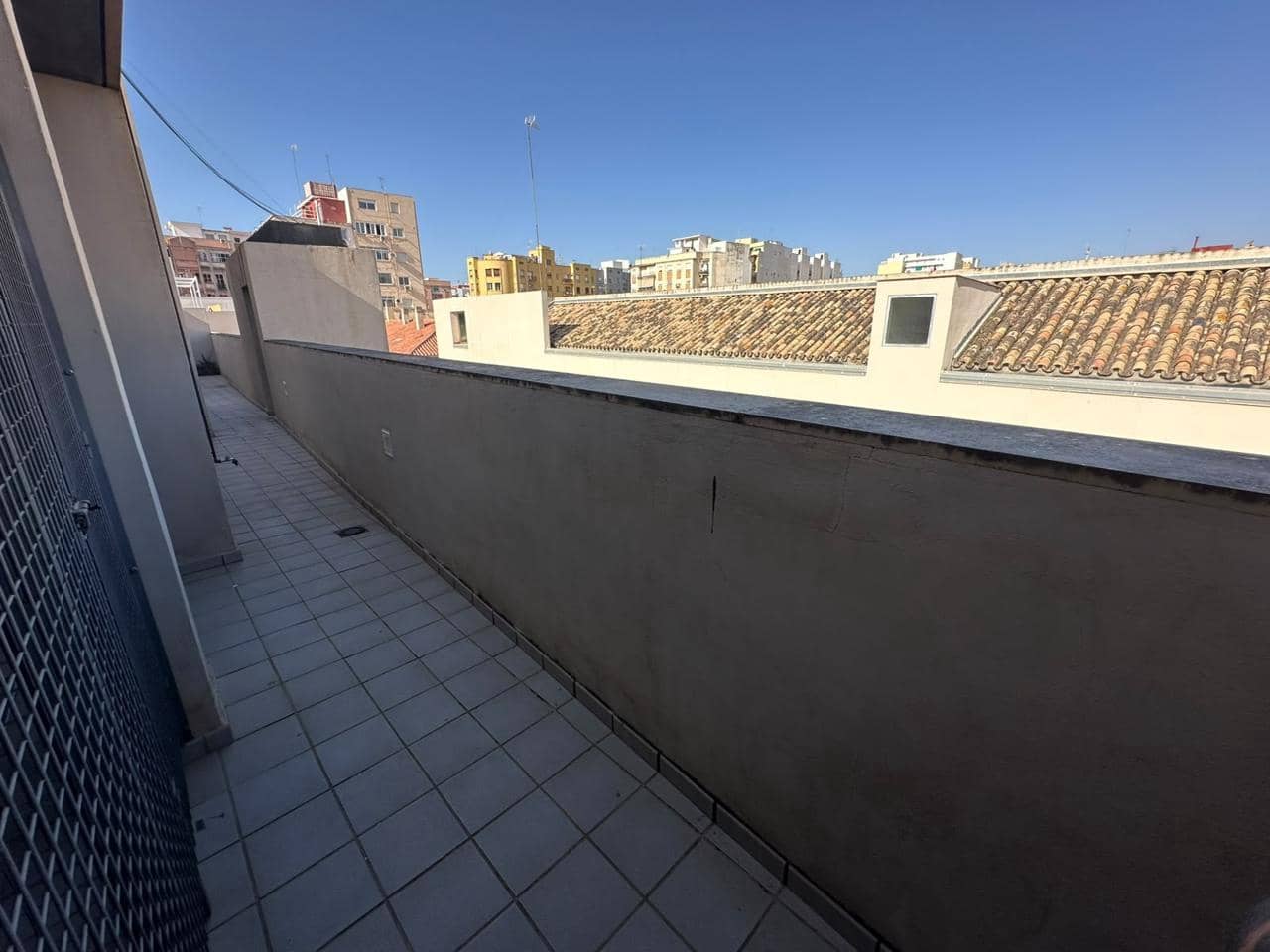 3 soverom Leilighet til leie i Malaga by med garasje - € 1 250 (Ref: 9961183)