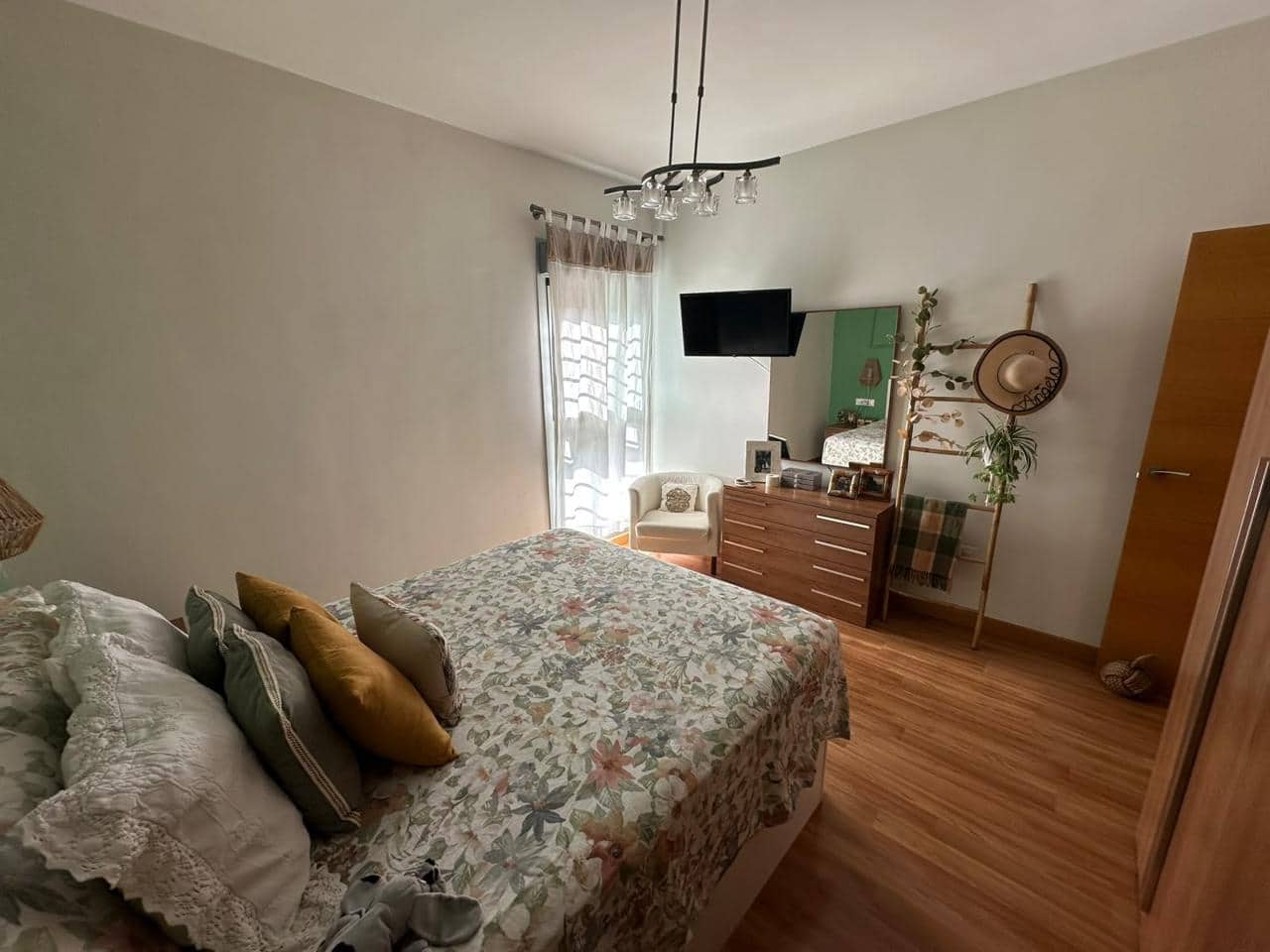3 soverom Leilighet til leie i Malaga by med garasje - € 1 250 (Ref: 9961183)