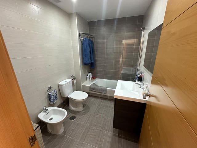 3 soverom Leilighet til leie i La Trinidad, Málaga by med garasje - € 1 250 (Ref: 9961183)