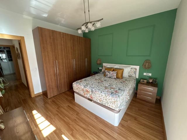 3 soverom Leilighet til leie i La Trinidad, Málaga by med garasje - € 1 250 (Ref: 9961183)