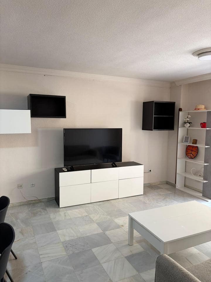 4 soveværelse Lejlighed til leje i Malaga by - € 2.000 (Ref: 9984235)