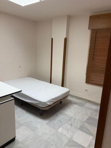 4 soveværelse Lejlighed til leje i Las Morillas, Málaga by - € 2.000 (Ref: 9984235)