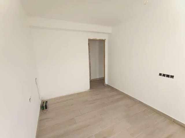 3 quarto Apartamento para venda em San Martin del Tesorillo - 96 000 € (Ref: 10039986)