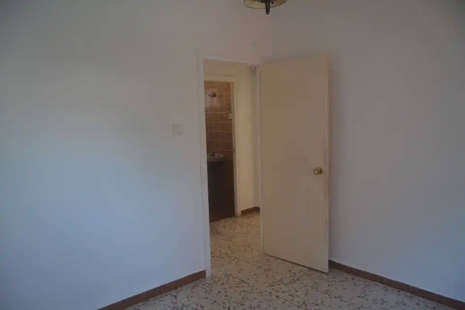 3 sypialnia Mieszkanie na sprzedaż w La Linea de la Concepcion - 86 000 € (Ref: 10041545)