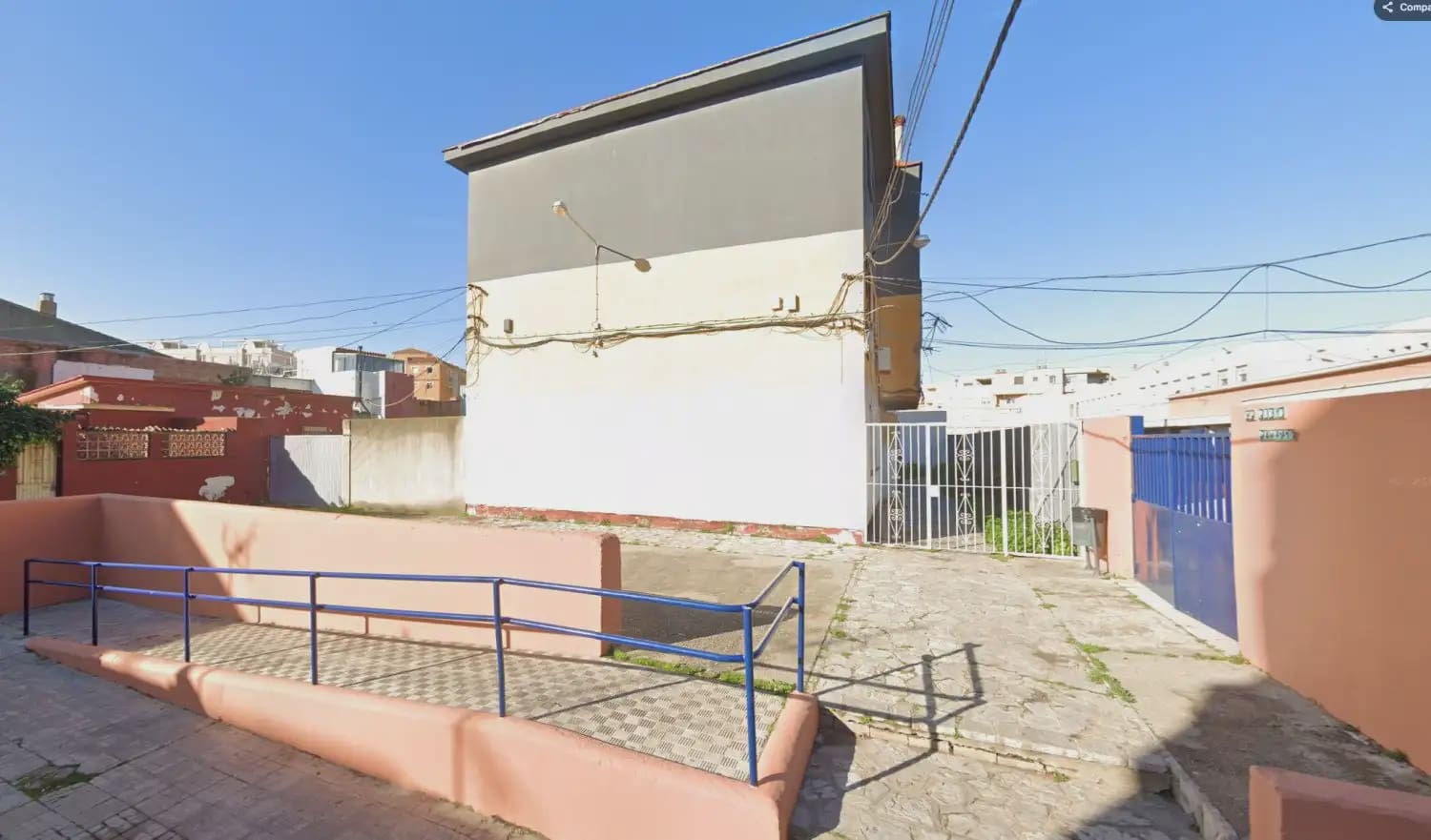 3 quarto Apartamento para venda em La Linea de la Concepcion - 106 000 € (Ref: 10074483)