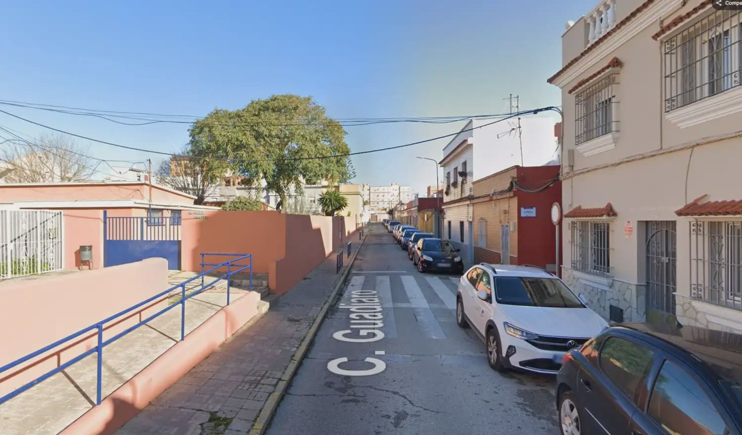 3 quarto Apartamento para venda em La Linea de la Concepcion - 106 000 € (Ref: 10074483)