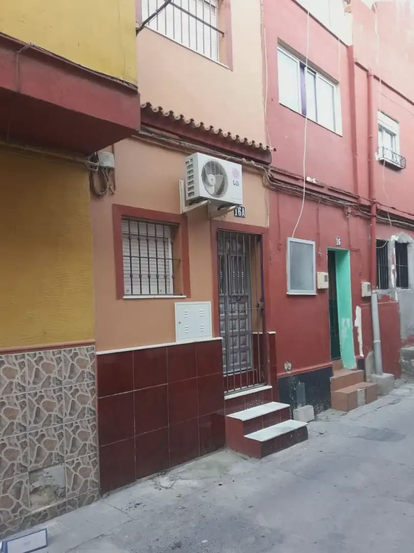 2 soveværelse Rækkehus til salg i Algeciras - € 37.500 (Ref: 9999195)