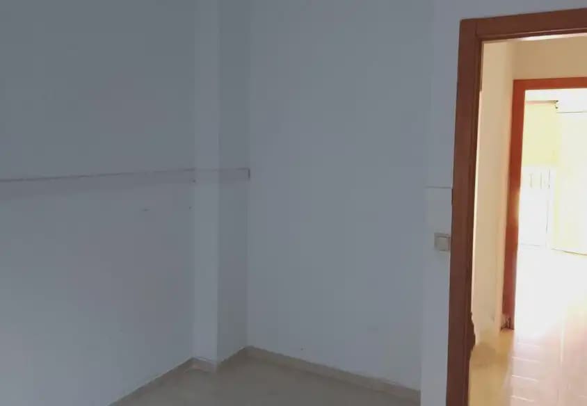 2 bedroom Apartment for sale in La Linea de la Concepcion - € 207,000 (Ref: 9999200)