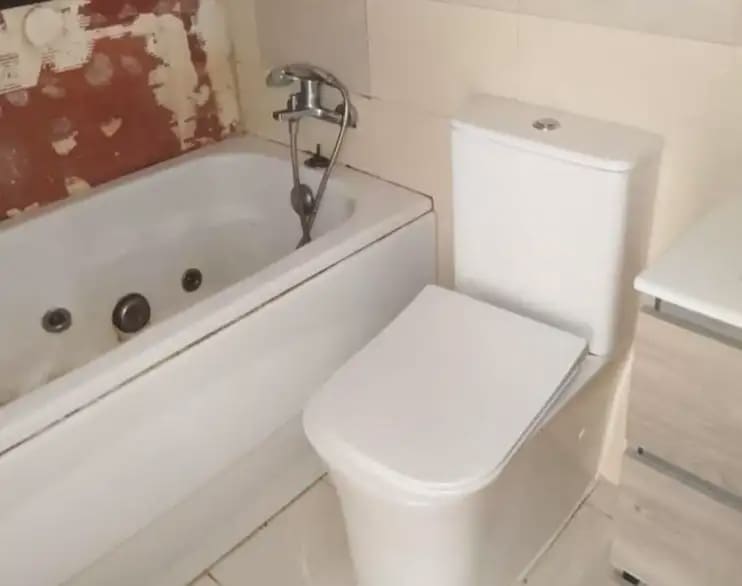 2 bedroom Apartment for sale in La Linea de la Concepcion - € 207,000 (Ref: 9999200)