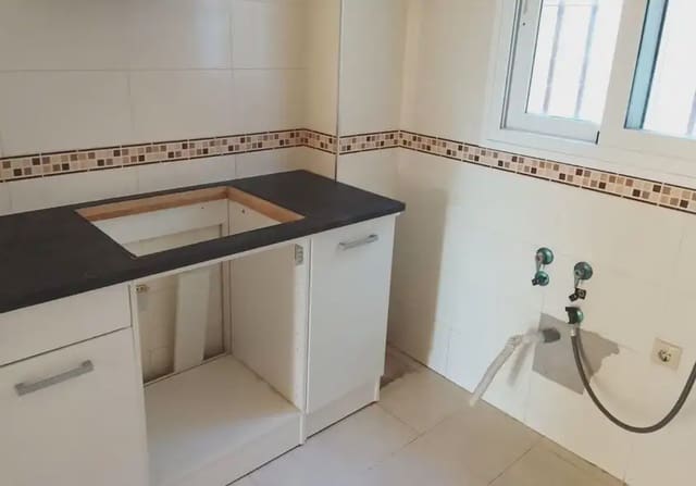 2 bedroom Apartment for sale in El Zabal - Santa Margarita, La Línea de la Concepción - € 207,000 (Ref: 9999200)