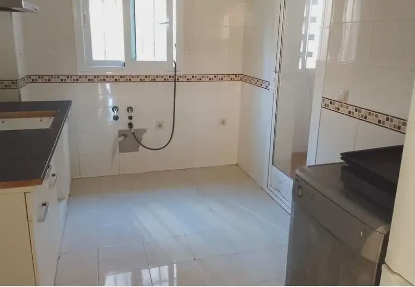 2 bedroom Apartment for sale in La Linea de la Concepcion - € 207,000 (Ref: 9999200)