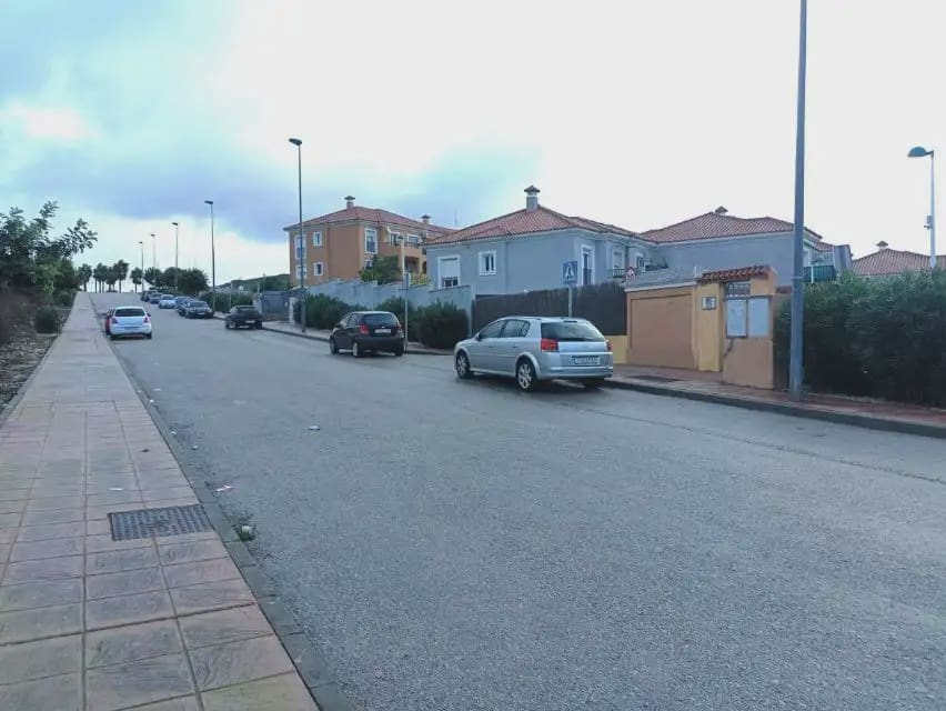 2 bedroom Apartment for sale in La Linea de la Concepcion - € 207,000 (Ref: 9999200)