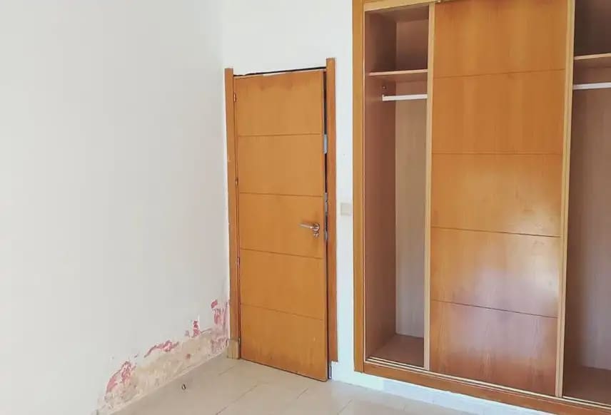 2 bedroom Apartment for sale in La Linea de la Concepcion - € 207,000 (Ref: 9999200)