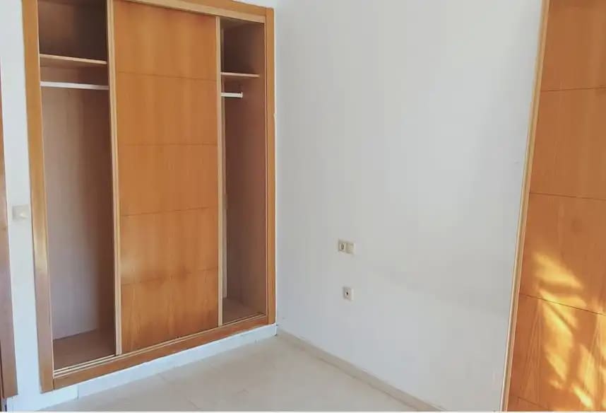 2 bedroom Apartment for sale in La Linea de la Concepcion - € 207,000 (Ref: 9999200)