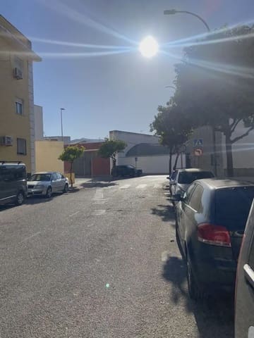 Piso de 3 habitaciones en Algeciras en venta con garaje - 79.793 € (Ref: 9999201)
