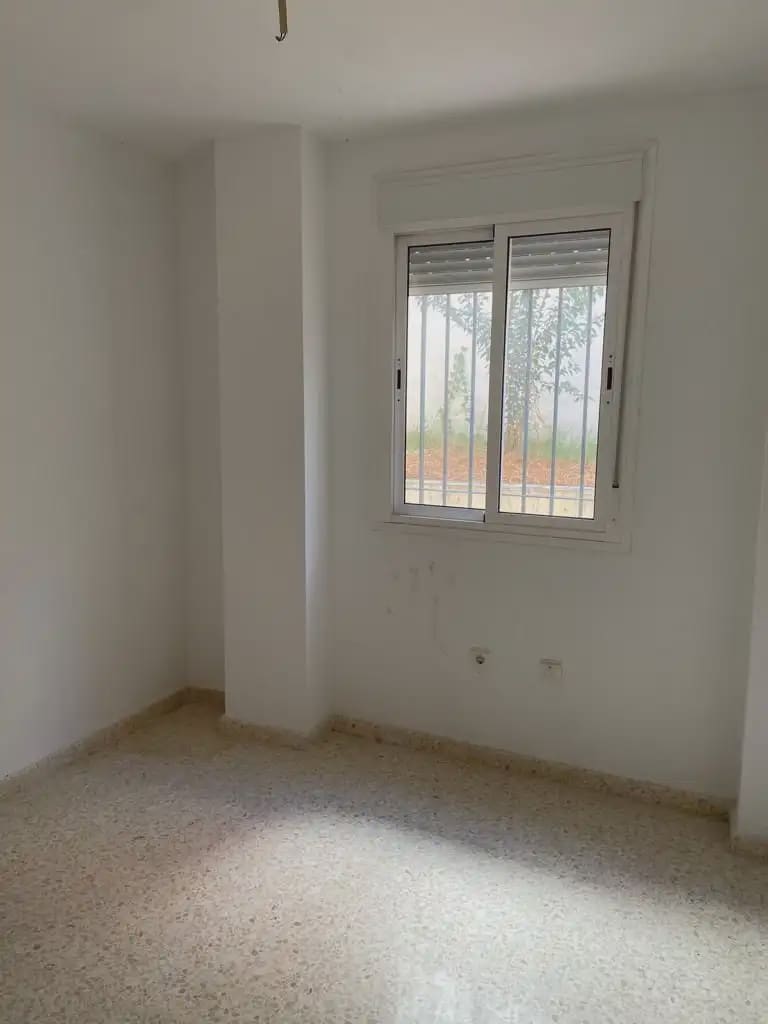 3 slaapkamer Flat te koop in Algeciras met garage - € 79.793 (Ref: 9999201)