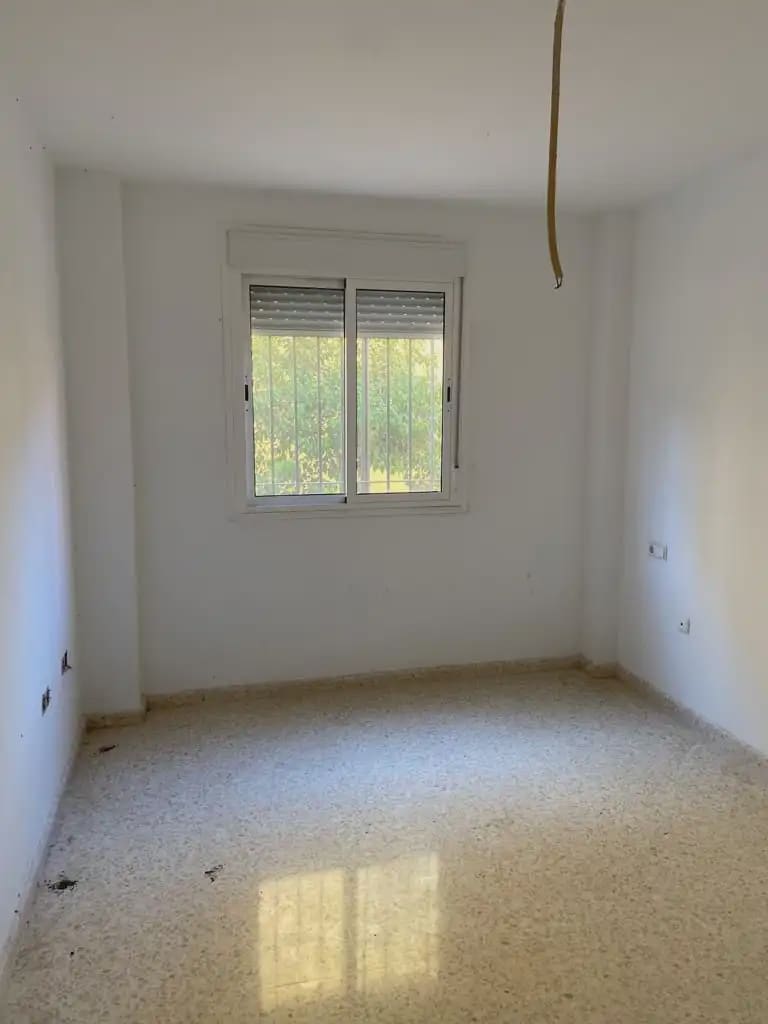 3 slaapkamer Flat te koop in Algeciras met garage - € 79.793 (Ref: 9999201)