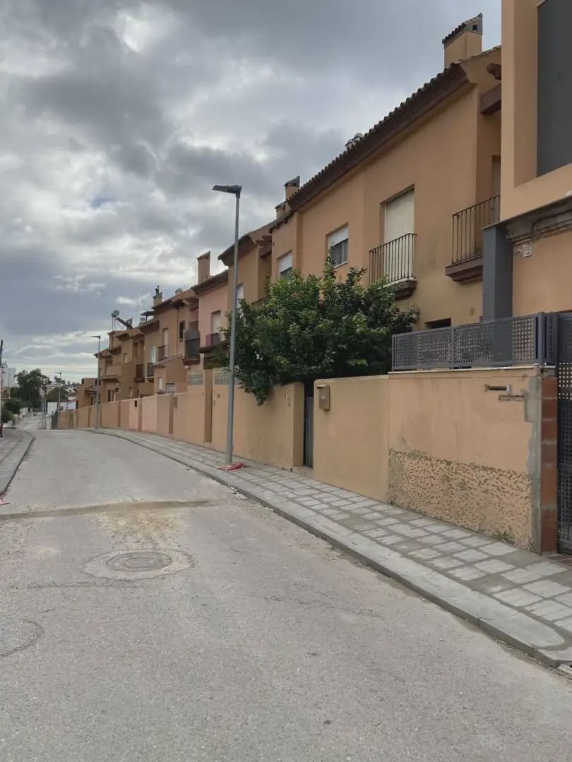 Garage for sale in Algeciras - € 9,400 (Ref: 9999202)