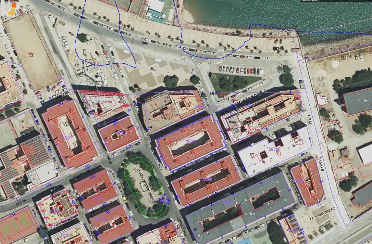 3 bedroom Flat for sale in Cadiz city - € 120,000 (Ref: 9999203)
