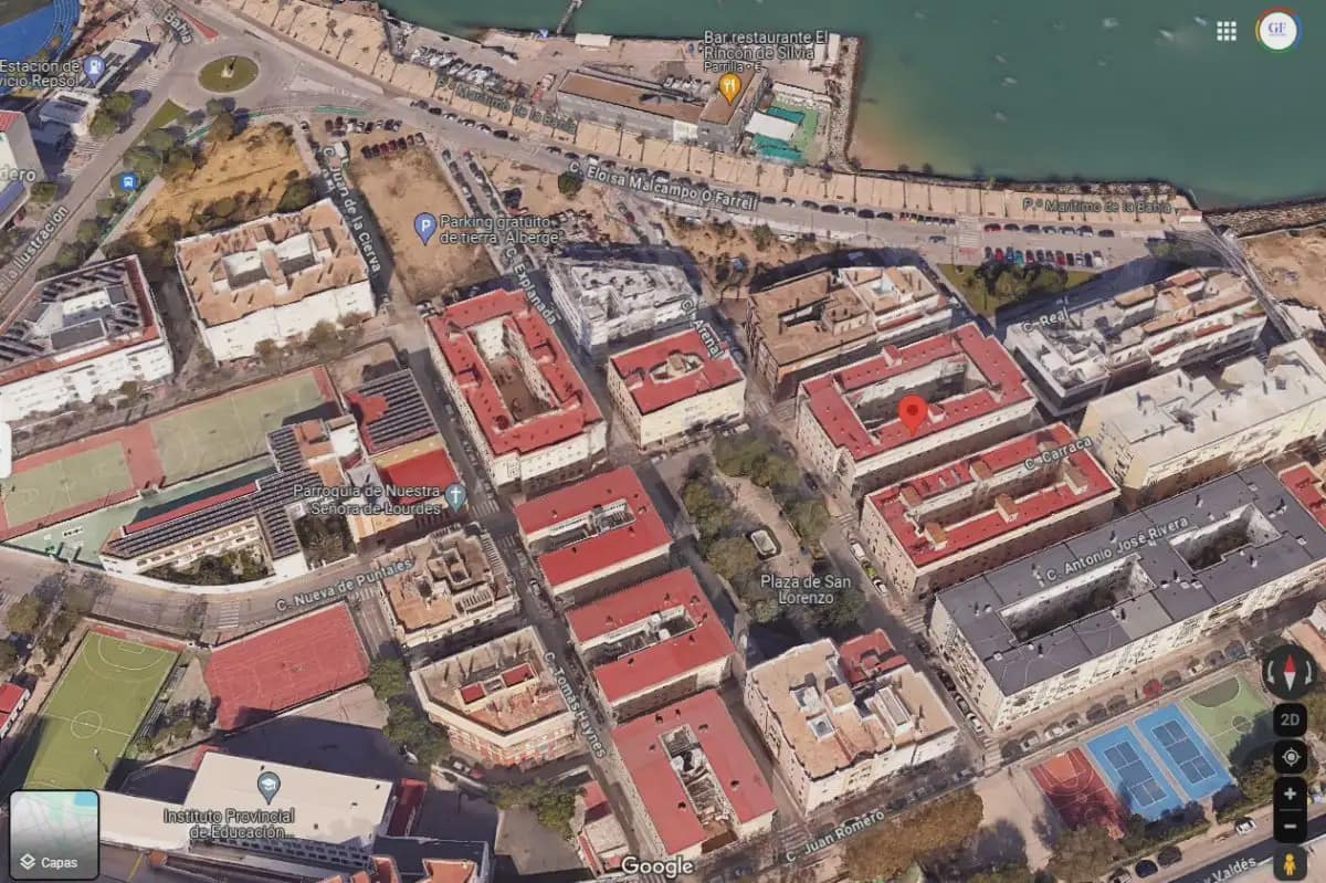 3 bedroom Flat for sale in Cadiz city - € 120,000 (Ref: 9999203)
