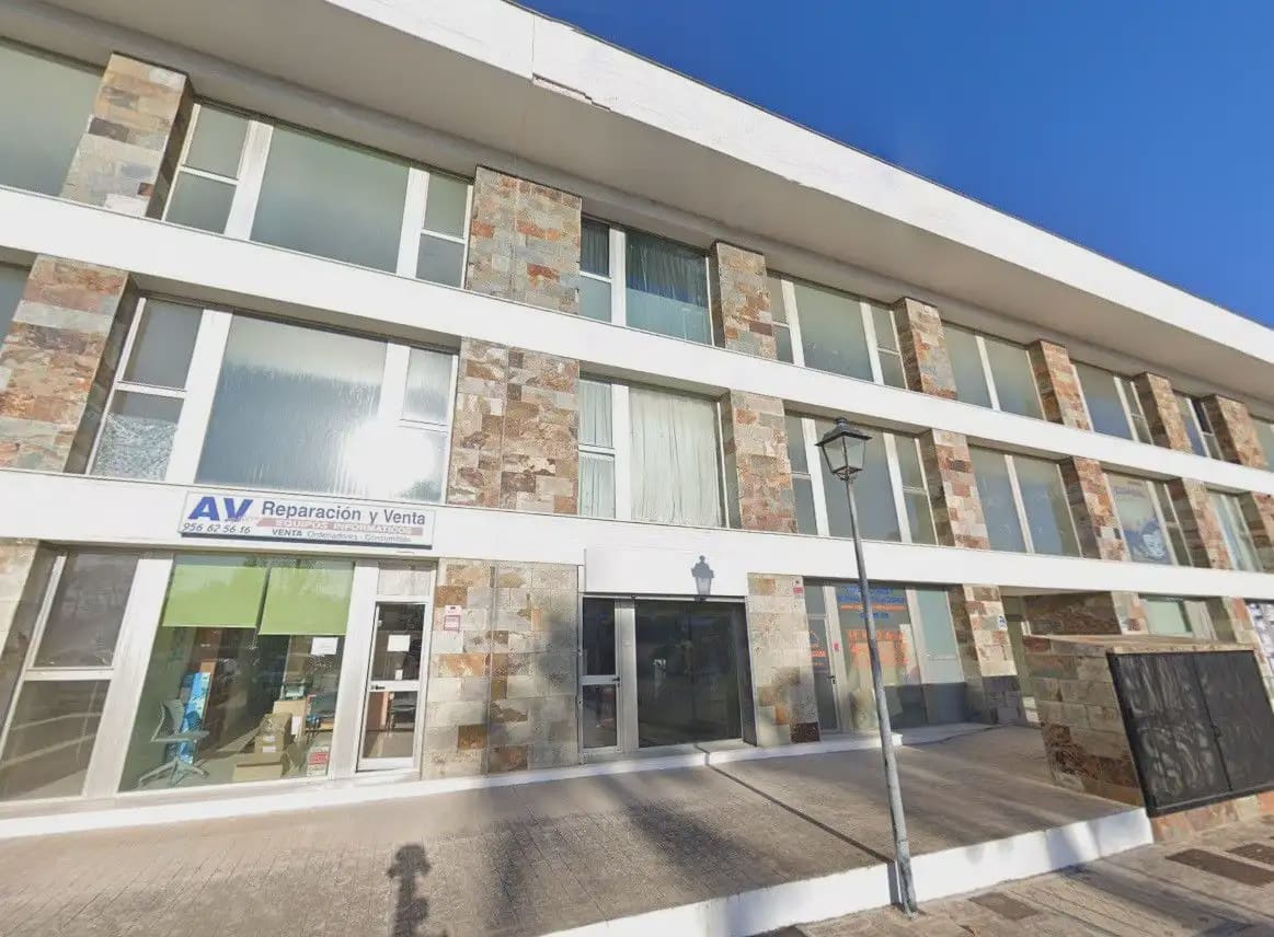 Garage in vendita in Los Barrios - 8.000 € (Rif: 9999205)