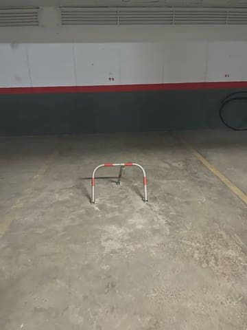Garaż na sprzedaż w Los Barrios - 8 000 € (Ref: 9999205)