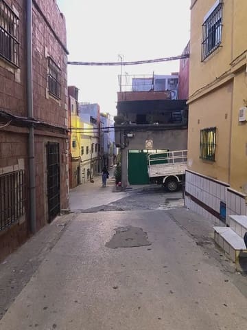 2 slaapkamer Appartement te koop in Algeciras - € 37.500 (Ref: 9999209)