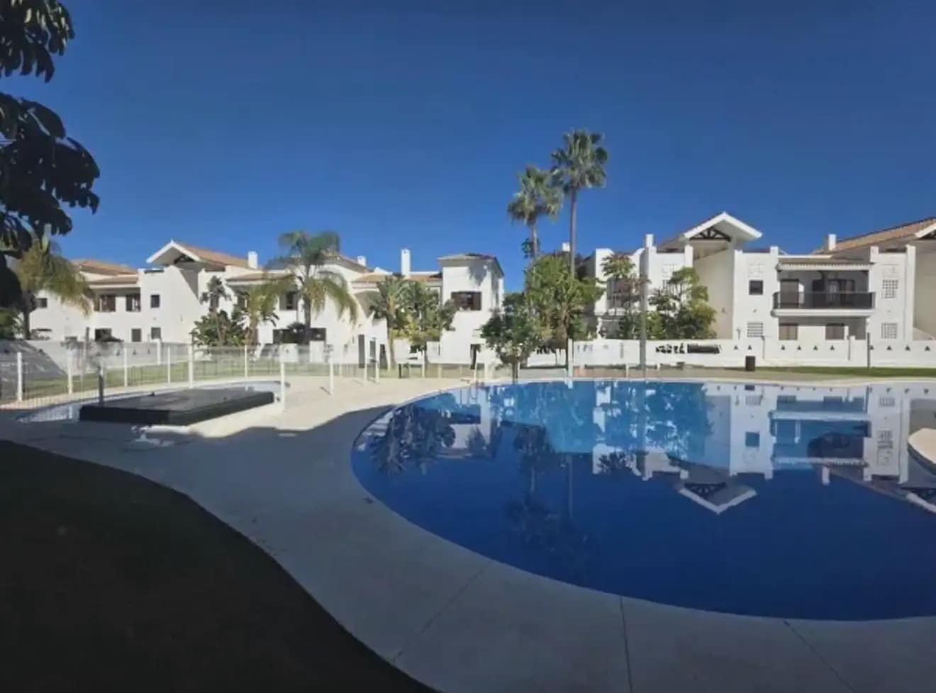 2 Zimmer Reihenhaus zu verkaufen in La Alcaidesa mit Garage - 330.000 € (Ref: 9999212)