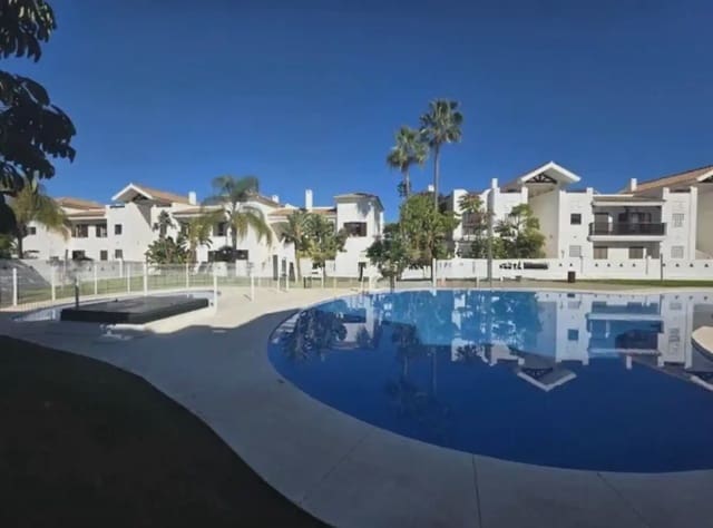 2 Zimmer Reihenhaus zu verkaufen in La Alcaidesa mit Garage - 330.000 € (Ref: 9999212)
