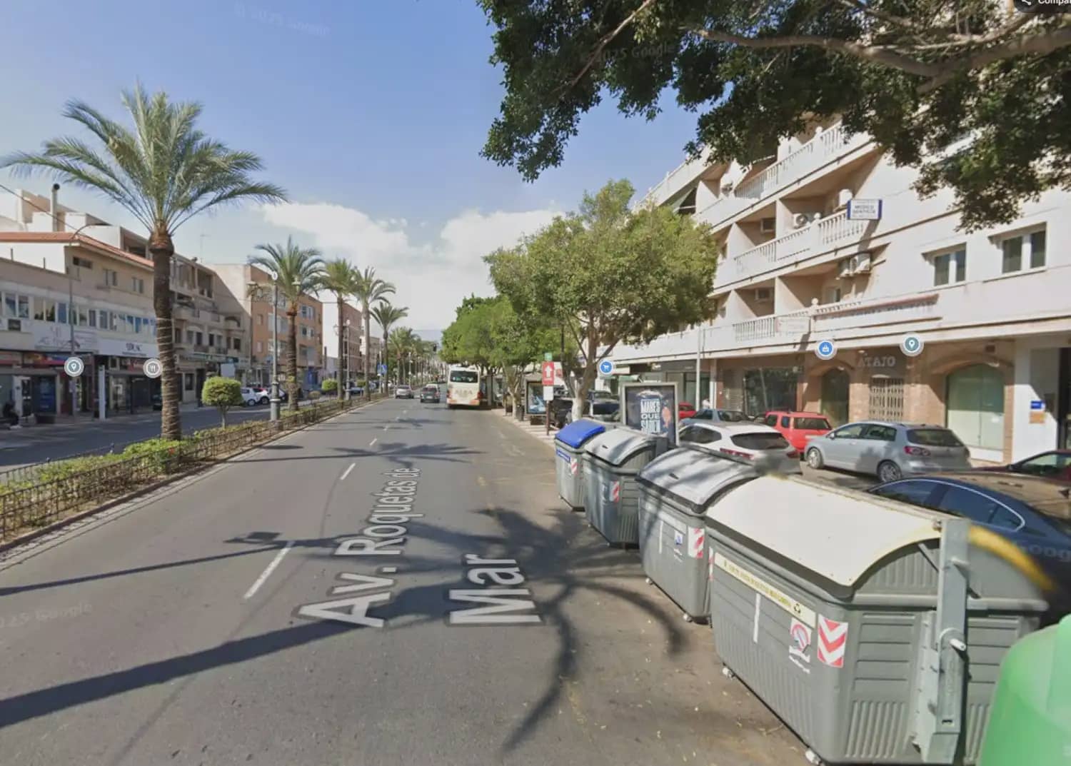 Gewerbe zu verkaufen in Roquetas de Mar - 450.000 € (Ref: 9999218)