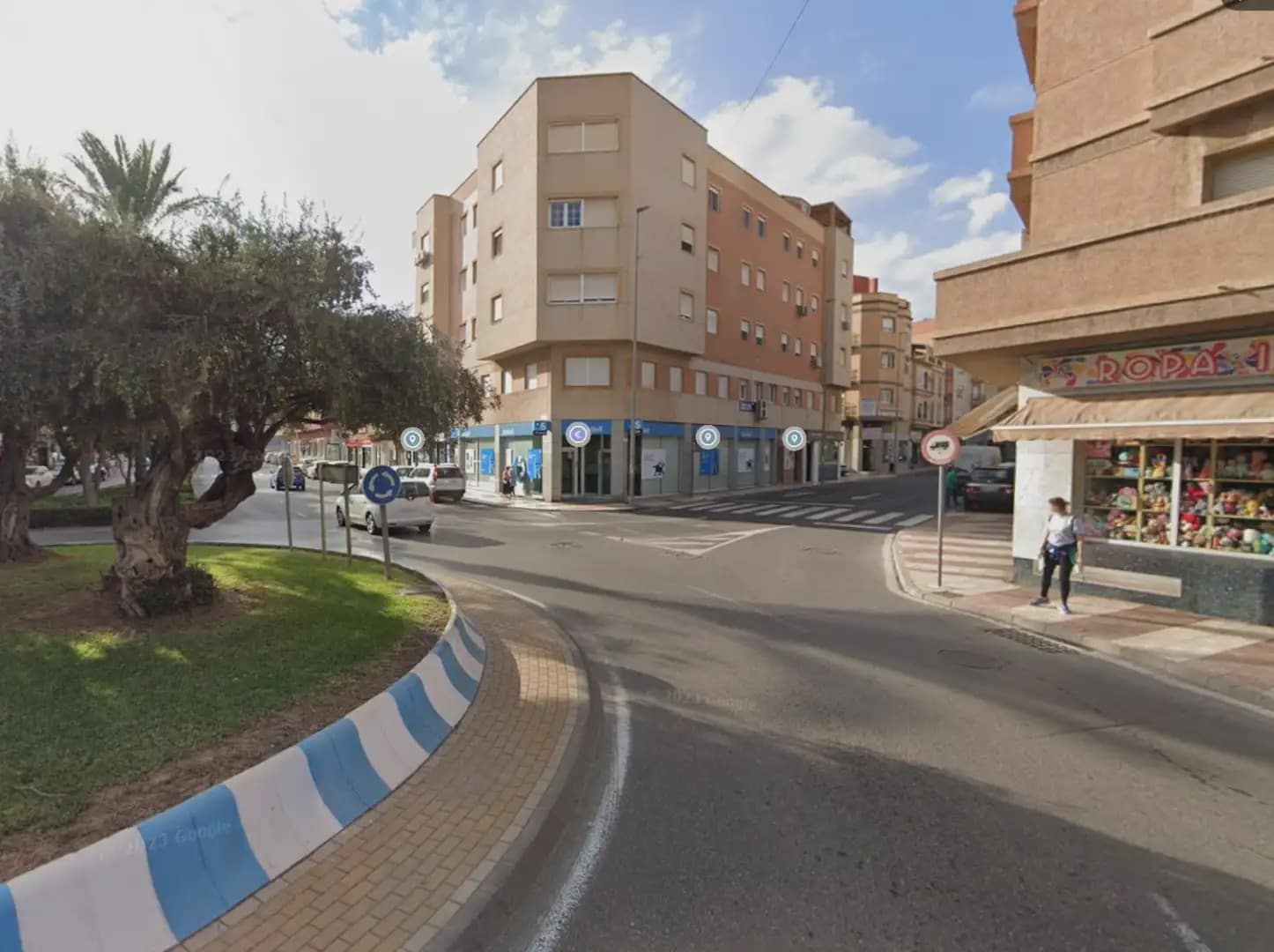Gewerbe zu verkaufen in Roquetas de Mar - 450.000 € (Ref: 9999218)